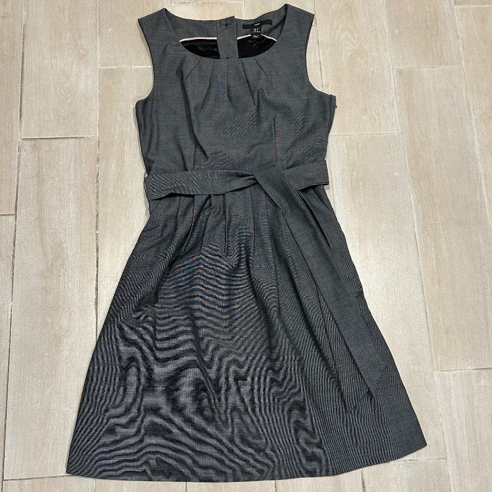 Womens H&M Gray Sleeveless Fit n Flare Belted Pleated Lined Dress Sz 6 COLOR: GR
